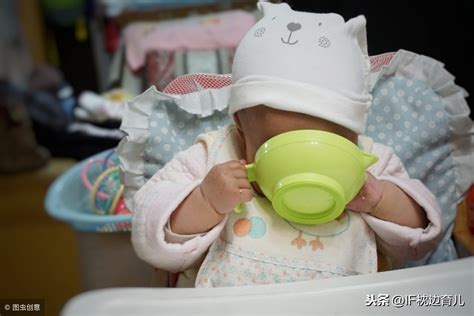 婴儿多久断夜奶（宝宝几个月能断夜奶） 幼儿百科 魔术铺