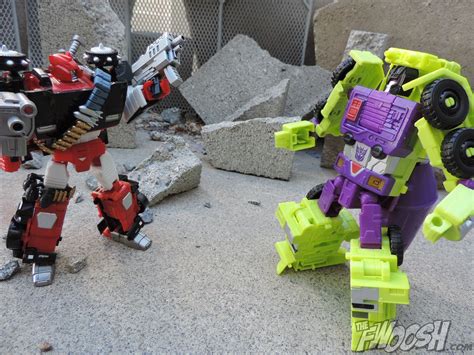 Hasbro: Transformers Combiner Wars Devastator Pt. 2 – Mixmaster