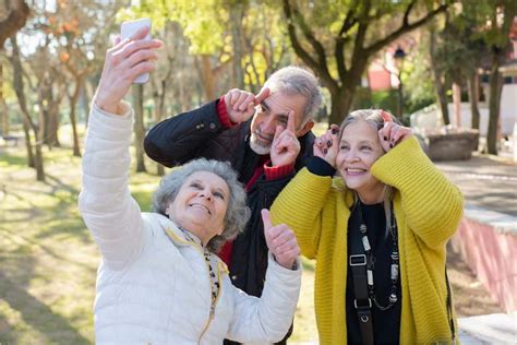 Relaciones Sociales En Personas Mayores Residencia Argaluza