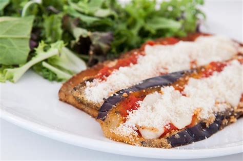 Receta De Milanesas De Berenjena Gratinadas Con Queso Y Tomate