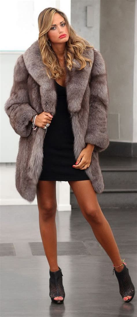 Pin By Devlan Ambrosiano On Silver Fox Fur Fashion Fur Coat Fashion