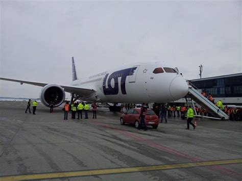 Pierwszy polski Dreamliner na lotnisku w Pyrzowicach ZDJĘCIA