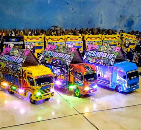 Miniatur Truk Oleng Kayu Full Lampu Wahyu Abadi Miniatur Truk Oleng