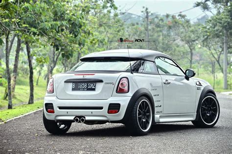 Custom White Mini Cooper with Contrasting Black Accents | CARiD.com Gallery