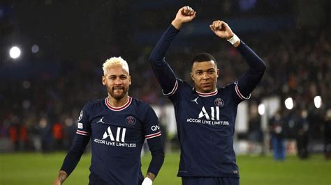 Voici Le Spécial Cadeau Qu a Offert Fred à Neymar Et à Kylian Mbappé