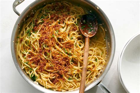 Spaghetti Aglio E Olio E Fried Shallot Recipe