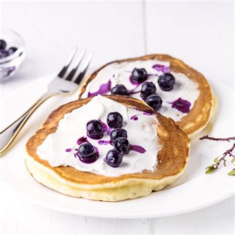 Low Carb Pancakes mit Quark und Blaubeeren süßes Pfannkuchen Rezept