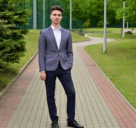 How To Wear Black Pants With A White Shirt And Blazer • Ready Sleek