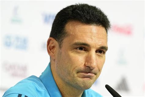 Lionel Scaloni Lentraineur argentin vole au secours de Kylian Mbappé