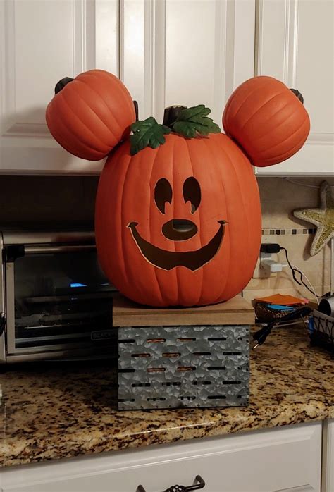 Mickey Mouse Halloween Pumpkin | Halloween pumpkins, Mickey mouse ...