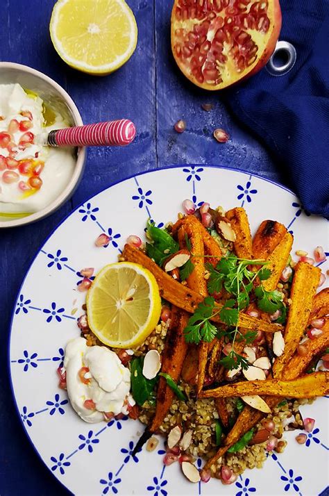 Freekeh Salade Met Linzen Geroosterde Wortelen En Granaatappel