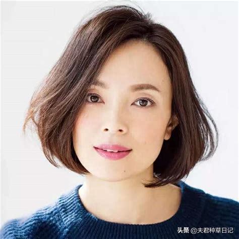 到了40歲的「家庭婦女」，有白髮的剪這3種髮型，時髦減齡又氣質 每日頭條