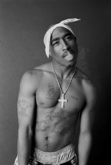 Tupac Photos Tupac Pictures 90s Rap Aesthetic Tupac Wallpaper Rap Wallpaper Teen Couple