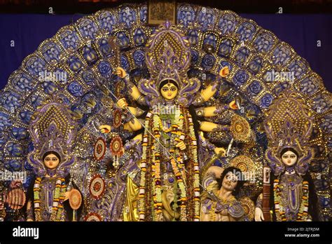 Kolkata Durga Puja Hi Res Stock Photography And Images Alamy