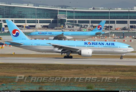 HL7766 Korean Air Lines Boeing 777 2B5 ER Photo By Wolfgang Kaiser