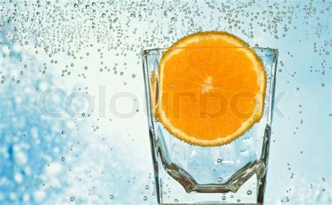 Orange I Glas Med Mineralvand Stock Foto Colourbox