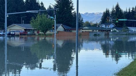 Photos Glacial Lake Outburst Floods Homes In Alaska As River Rises