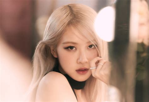 Blackpink Vocalist Rose S Solo Single Debuts At No 43 On Official