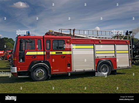 British Fire Engine Hi Res Stock Photography And Images Alamy