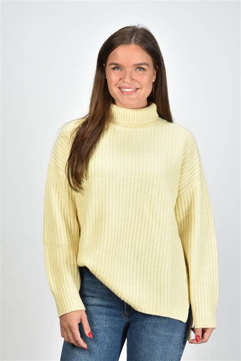 Lisa Yang Pullover Therese Yellow Marjon Snieders