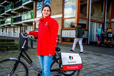 Mensen Zitten ‘s Avonds Nog In Pyjama Want Wijkverpleging Heeft Het Zo Druk ‘het Breekt Je