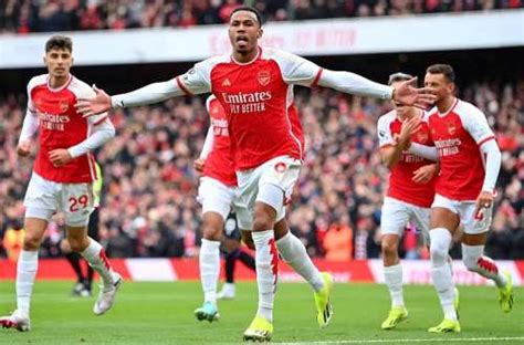 Epl Arsenal Trash Crystal Palace To Reignite Title Bid