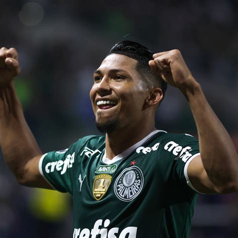 Palmeiras Rony se pronuncia após lesão que o fará passar por nova