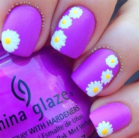 45 Easy Flower Nail Art Designs For Beginners