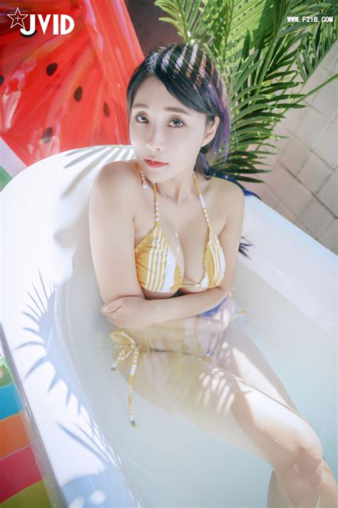 Splash Asian Nudes 0040 Porn Pic