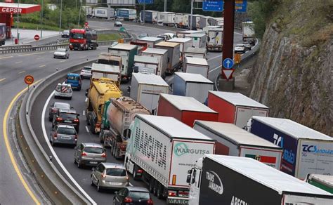 El Transporte De Mercanc As Por Carretera Cierra Con Una