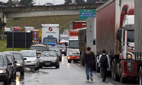 Caminhoneiros bloqueiam rodovias em São Paulo Jornal O Globo