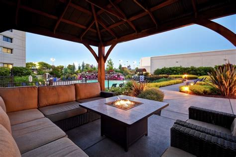 Doubletree By Hilton Hotel Pleasanton At The Club Pleasanton