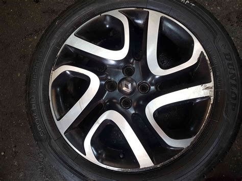 Renault Captur Ivory Alloy Wheel Inch Tyre M