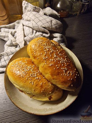 Рецепт: Дрожжевые пирожки с мясом (в духовке) на RussianFood.com