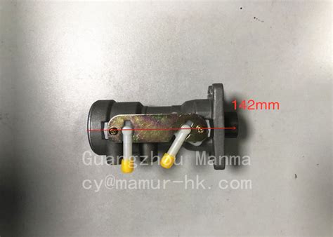 Brake Master Cylinder Isuzu Brake Parts For Npr Nqr 8 98032617 0