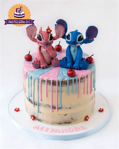 Torta semi naked temática de Stitch y Angel Toppers en chocolate para