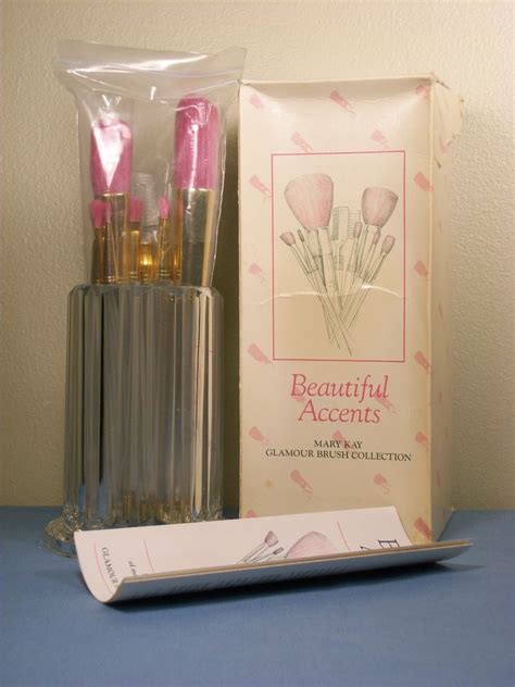 Vintage Mary Kay 9 Pc Makeup Brush Set Clear Lucite With Pink Brushes Cup Makeup Brush