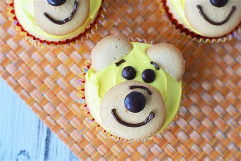 Adorable Winnie The Pooh Cupcakes Ripped Jeans And Bifocals