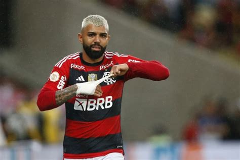 Flamengo tira a camisa 10 de Gabigol após foto polêmica