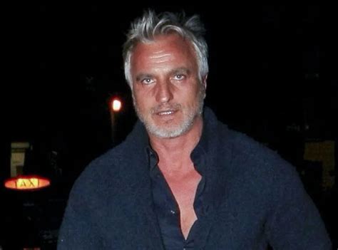 David Ginola Enfin De Retour Chez Lui Il Remercie Ses Fans Public