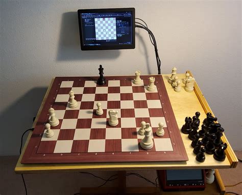 DGT Smart Board - Electronic Interface Chess Set