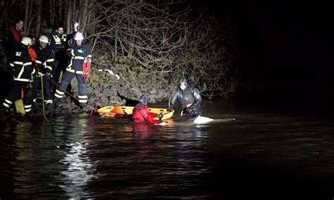 Schock Junge 10 Tot Aus Fluss Geborgen