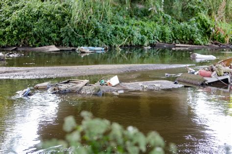 REGIONAL Residuos desechos contaminación los ríos madrileños se