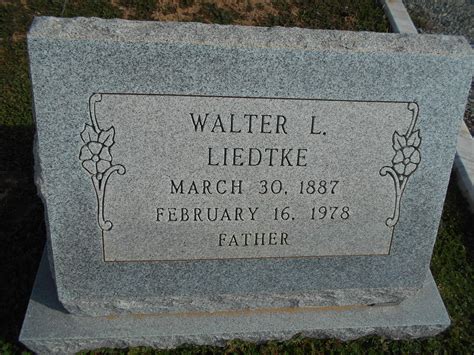 Memorial Support at Walter & Lewis Funeral Services 15