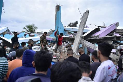 Terremoto En Indonesia Deja Al Menos 42 Muertos Y Más De 600 Heridos