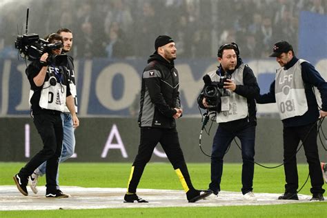 Photo Quatre De Ses Figurants Ont été Placés En Garde à Vue Puis