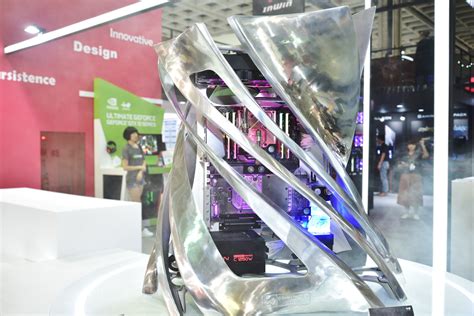 COMPUTEX 2018 IN WIN 形象機殼 Z Tower 磅礡登場與 307 RGB 陣列機殼 XFastest News