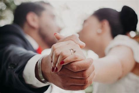 ¿en Qué Mano Van Los Anillos De Compromiso Y De Matrimonio Mx