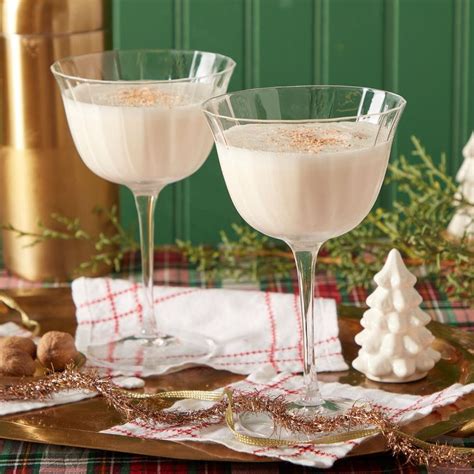 30 Best Christmas Cocktails For Every Holiday Celebration