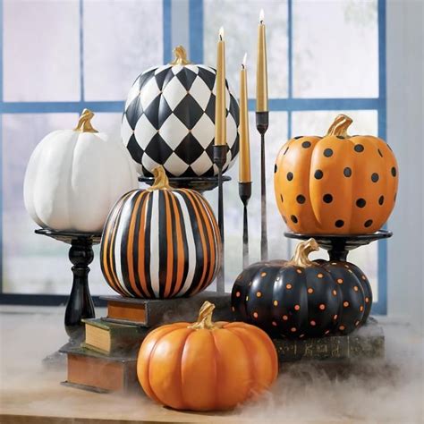 Black Pedestal Stands Set Of Three Grandin Road In Halloween